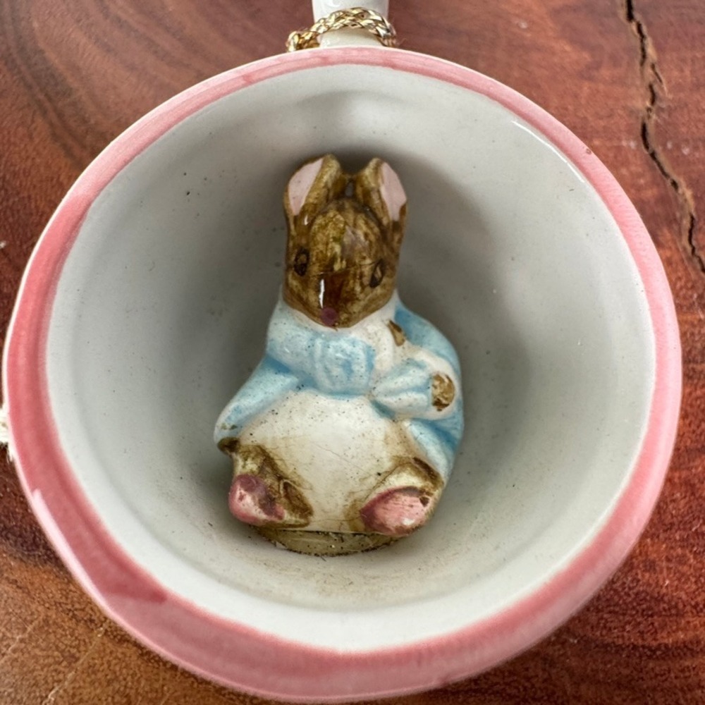 Vtg 1990 Schmid Beatrix Potter Peter Rabbit Teacup Ornament Ceramic Pink White - Picture 3 of 6